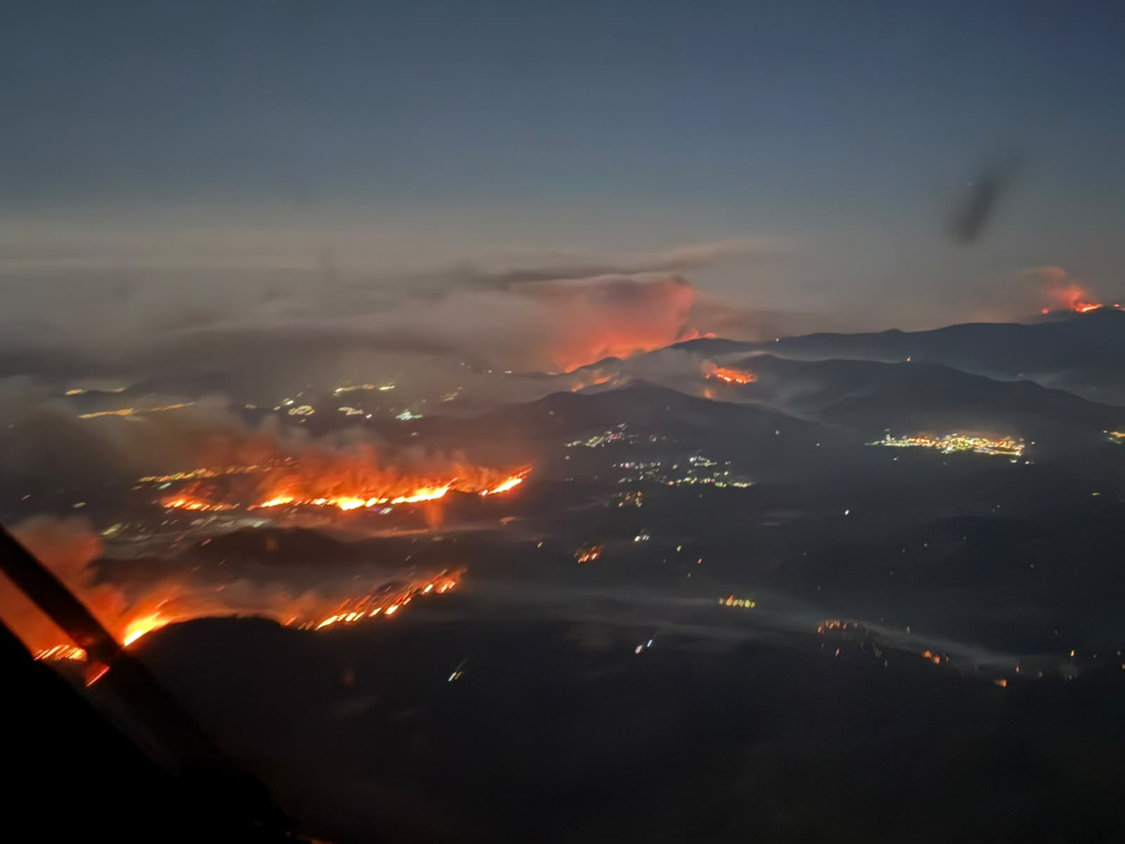 Incendio &Aacute;vila Visto Desde El Aire 2
