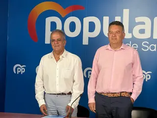 Procuradores salmantinos del PP, José María Sánchez (izquierda) y Raúl Hernández (derecha)