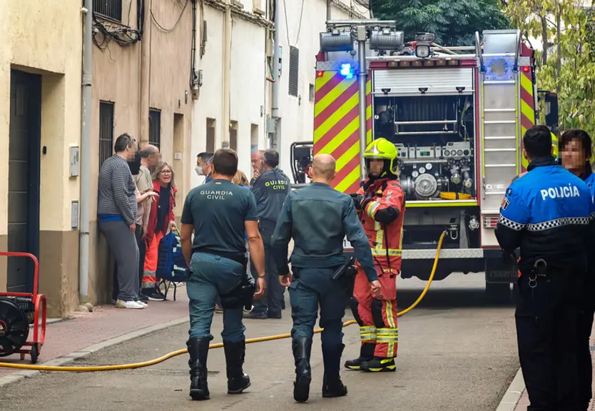 Tres Personas Han Requerido Asistencia Sanitaria Este Lunes Por Inhalación De Humo Tras Declararse Un Incendio En Una Vivienda De Un Bloque De Tres Plantas Situado En La Calle San Marcial De Ciudad Rodrigo