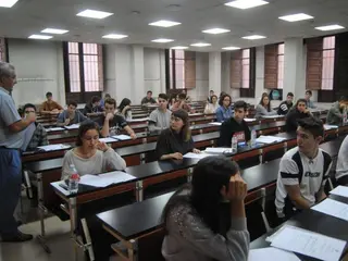Joven trabajo