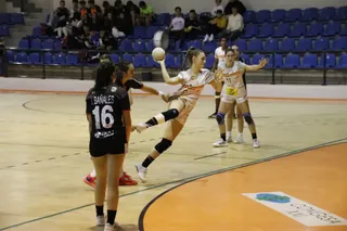partido amistoso en el Pabellón Río Tormes