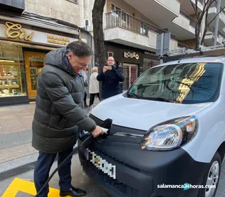 Carlos García Carbayo cargador vehículos eléctricos paseo de la Estación