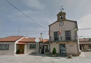 Ayuntamiento de Peralejos de Abajo. Foto Google Maps