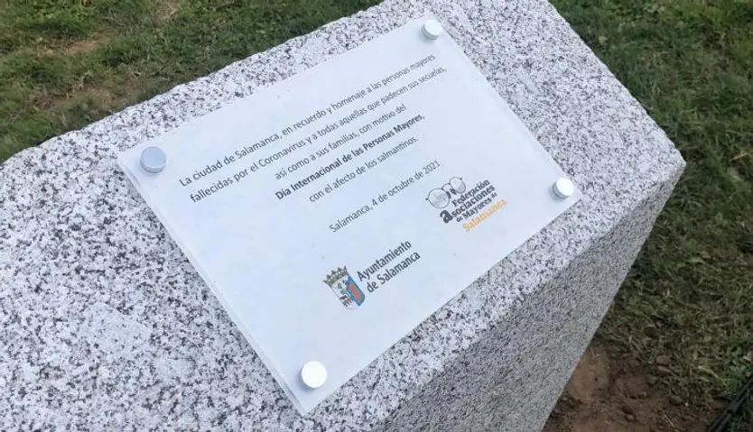 La placa de recuerdo está en el parque de La Vaguada de la Palma