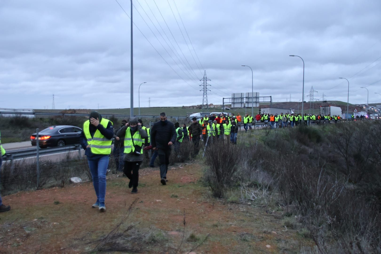Los manifestantes abandonan la A 62