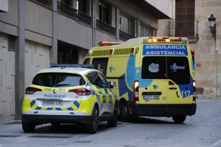 Policía Local y una Ambulancia | Foto: S24H