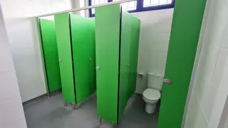 Renovados vestuarios de El Tori
