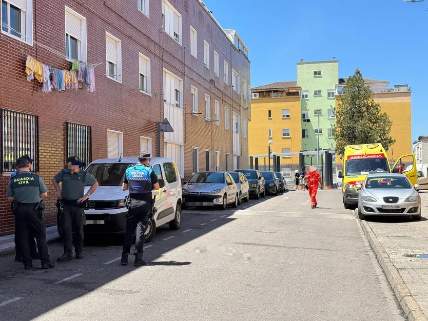 Una mujer resulta herida durante un incendio en el interior de una vivienda de Santa Marta