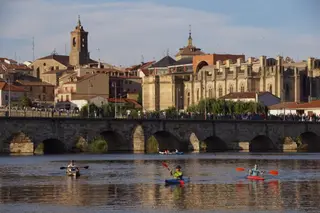 Imagen de archivo de la Procesión de la Virgen del Carmen por el río Tormes en Alba