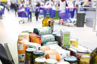 imagen alimentos, ayudas sociales, recogidas. EP