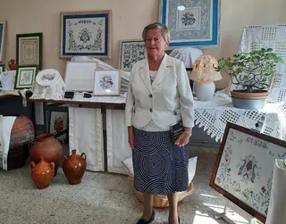 Aurelia García, autora de la exposición de costura presente en Buenamadre durante las fiestas de patronales de San Miguel Arcángel