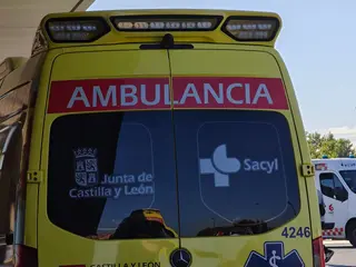 Ambulancia y ambulancias en el hospital de Salamanca. CAUSA. S24H.