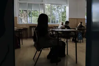 La comunidad educativa pide contratar más profesores para bajar ratios si se reduce el distanciamiento a 1,2 metros