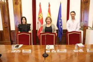 La subdelegada del Gobierno en Salamanca, Rosa López, informa en rueda de prensa del arranque de la jornada electoral de este domingo en la provincia de Salamanca