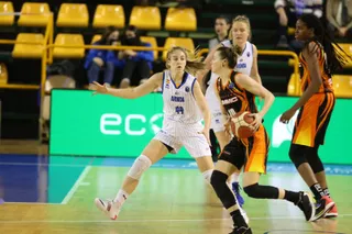 Samuelson defiende ante Ekaterimburgo / FOTO SALAMANCA24HORAS.COM