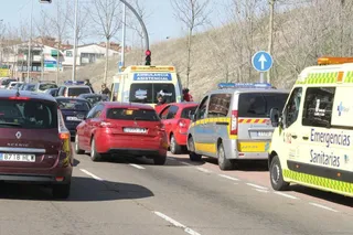 Accidente entre tres coches con varios heridos en la avenida Reina Berenguela