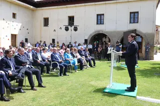 El presidente de la Junta de Castilla y León, Alfonso Fernández Mañueco, presenta el Plan Socioeconómico de La Raya. L Leal / ICAL