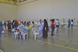 En torno a 900 personas nacidas entre 1985 y 1991 se han vacunado este jueves en Peñaranda