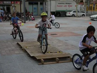 Salamanca se mueve en bici este fin de semana con una gincana, rutas por el alfoz y visitas gratuitas al Museo de Automoción