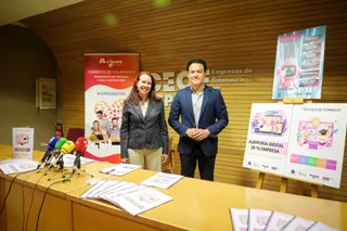 La presidenta de la Asociación de Comercio ASECOV, Soledad Gómez, ha presentado junto al Concejal de Comercio del Ayuntamiento de Salamanca, Pedro Martínez