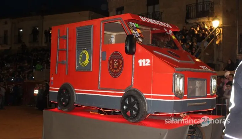 Desfile de carrozas en el Carnaval del Toro de Ciudad Rodrigo 2024