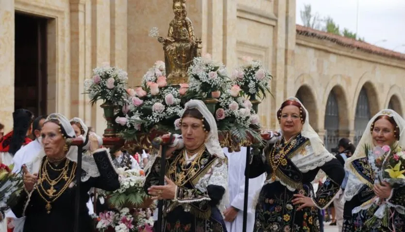 XXXII Ofrenda Floral en honor a Santa María de La Vega
