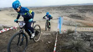 Varios jóvenes de la Escuela de Ciclismo Salmantina.