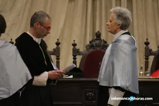 Ceremonia Doctoras Honoris Causa Victoria Camps Adela Cortina presencia Carmen Calvo (136)