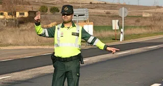 Detenido por reincidente el conductor que circulaba sin carné, seguro e ITV en la montaña leonesa