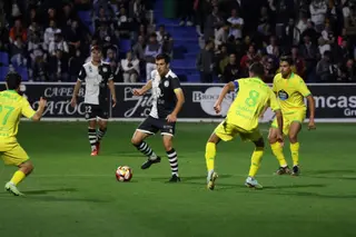 Nespral, ante el Deportivo | FOTO ANDREA MATEOS