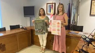 La alcaldesa de Peñaranda, Carmen Ávila de Manueles y la concejala de Cultura, Fátima Manzano