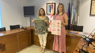 La alcaldesa de Peñaranda, Carmen Ávila de Manueles y la concejala de Cultura, Fátima Manzano