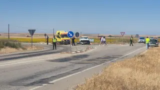 Salida de vía de un vehículo en la carretera de Peñaranda | Noticias a Tiempo Peñaranda