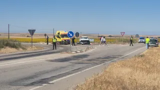 Salida de vía de un vehículo en la carretera de Peñaranda | Noticias a Tiempo Peñaranda
