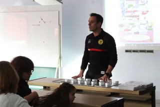 Primera jornada del programa de prevención y autoprotección ‘Aprende a protegerlos de un incendio en el hogar’ de la Escuela Municipal de Familia.