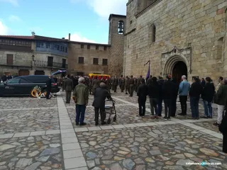 Entierro militar en San Felices de los Gallegos (4)