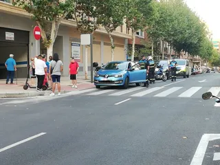 Golpe entre vehículo y patinete en la avenida Alfonso IX (2)