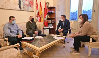 REUNIÓN ALCALDE CON EL DEFENSOR DEL MAYOR