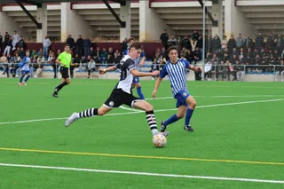 Miki dispara ante la Ponferradina de Liga Nacional | FOTO ANDREA MATEOS