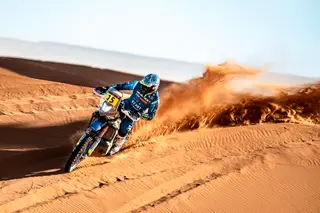 Lorenzo Santolino en el Rally de Marruecos | Irina Petrichei