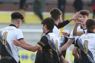 Varios jugadores de Unionistas LN celebran un gol en un partido anterior / FOTO SALAMANCA24HORAS.COM