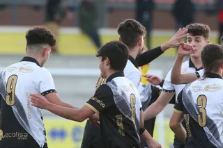 Varios jugadores de Unionistas LN celebran un gol en un partido anterior / FOTO SALAMANCA24HORAS.COM