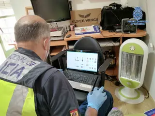 La Policía Nacional detiene a un hombre por tenencia y distribución de pornografía infantil. Foto de archivo