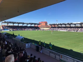 Imagen del choque entre Unionistas y Racing de Santander | FOTO SALAMANCA24HORAS.COM