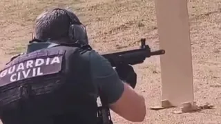 Los agentes de la USECIC de la Guardia Civil de Salamanca refuerzan su capacidad operativa con entrenamiento en tiro de arma larga | Guardia Civil Salamanca