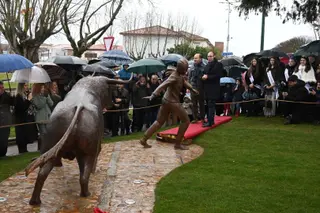 Ciudad Rodrigo descubre su monumento-escultura al Carnaval del Toro | Ayto Ciudad Rodrigo