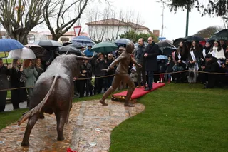 Ciudad Rodrigo descubre su monumento-escultura al Carnaval del Toro | Ayto Ciudad Rodrigo