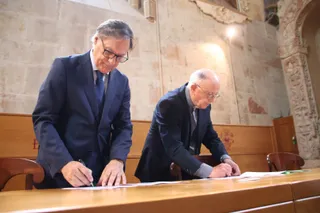Carlos García Carbayo y Antonio Matilla, firman un convenio de colaboración en materia turística