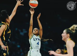 Jefferson lanza a canasta | FOTO MINNESOTA LYNX