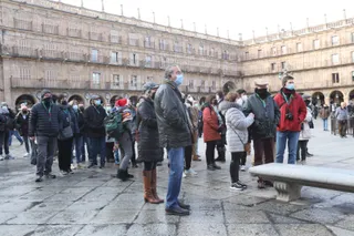 Turistas en Salamanca. Foto de archivo